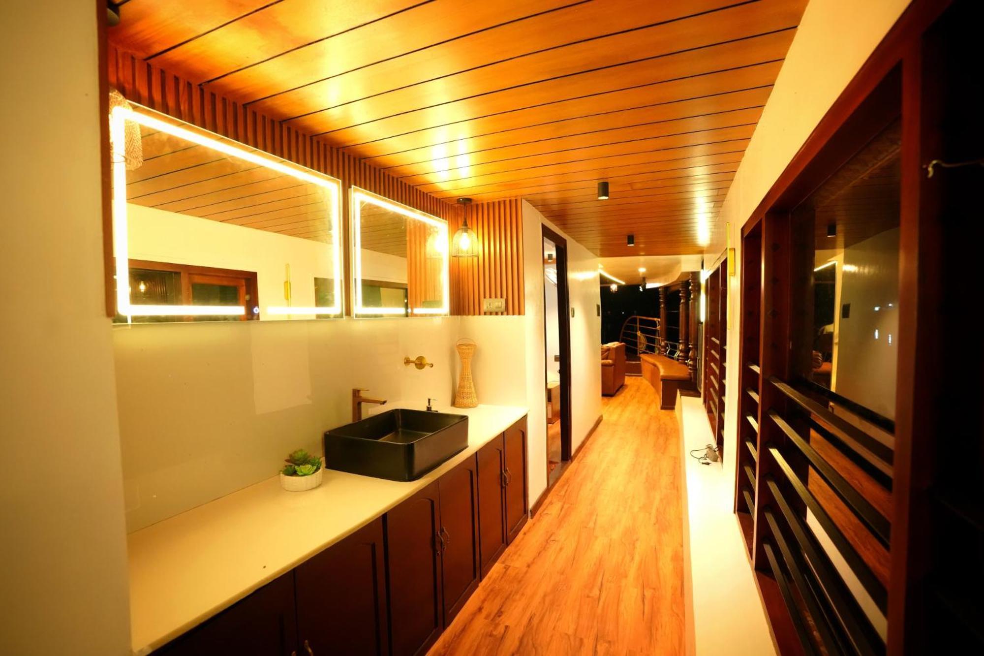 Indraprasthamlakecruise Alappuzha Exterior foto